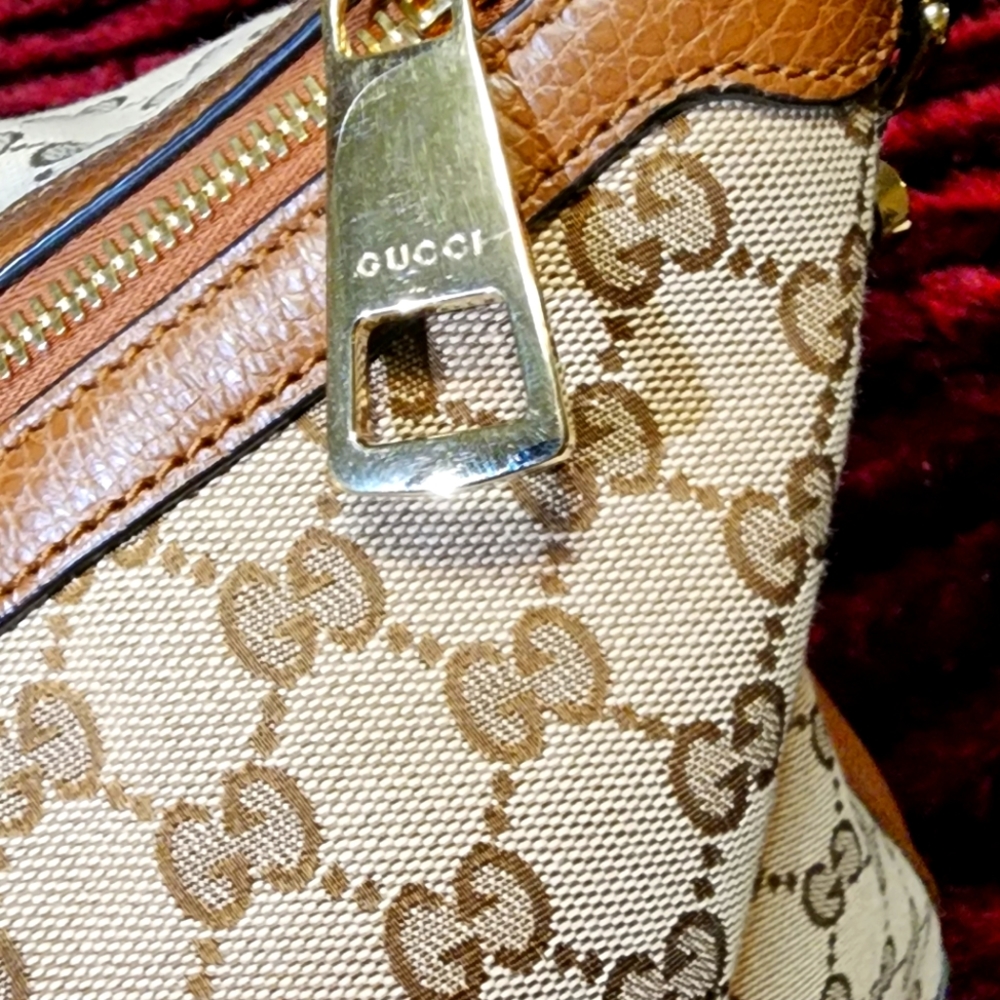 Authentic Gucci Hobo Bag - Picture 5 of 7
